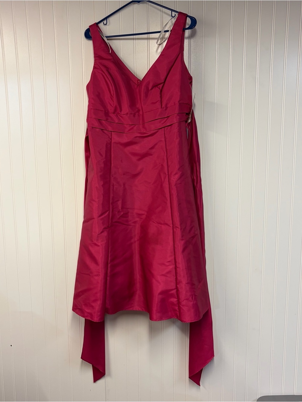 David’s Bridal V-Neck Sleeveless Dress Pink Watermelon Size 16